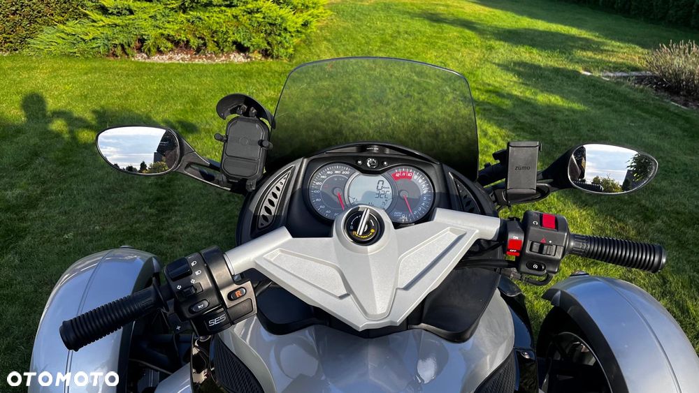 Can-Am Spyder - 9