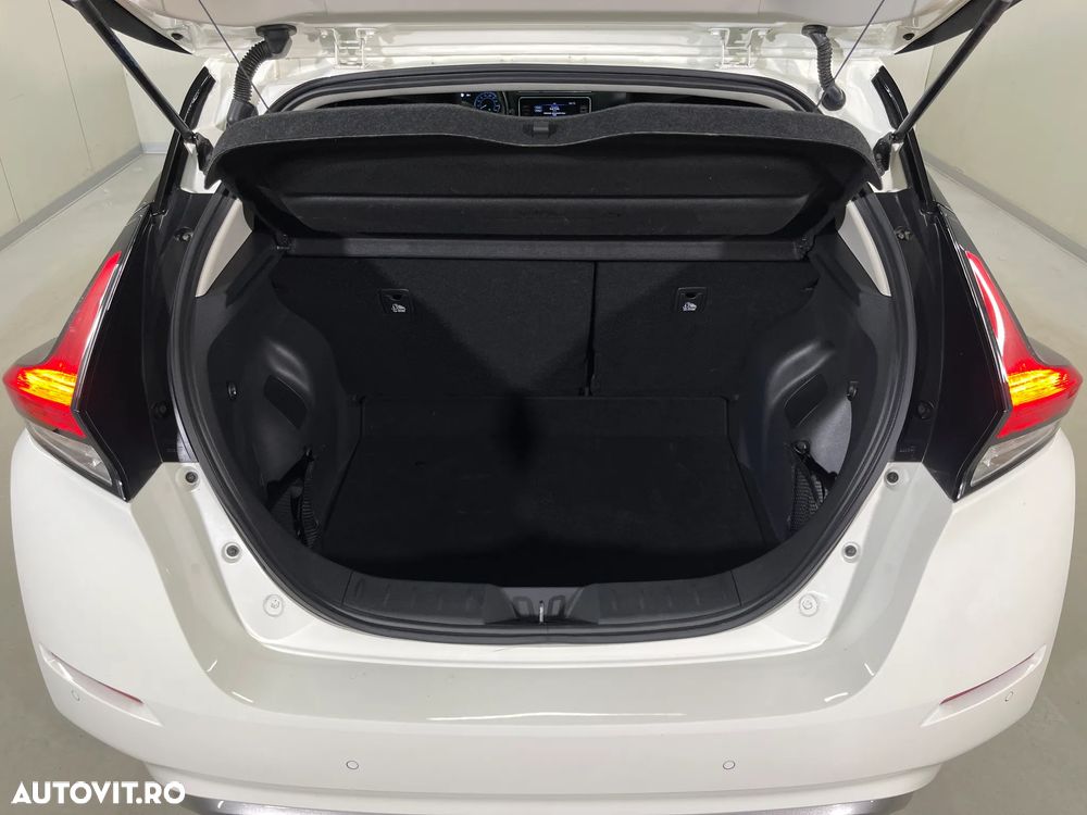 Nissan LEAF 62 kWh e+ N-Connecta - 12