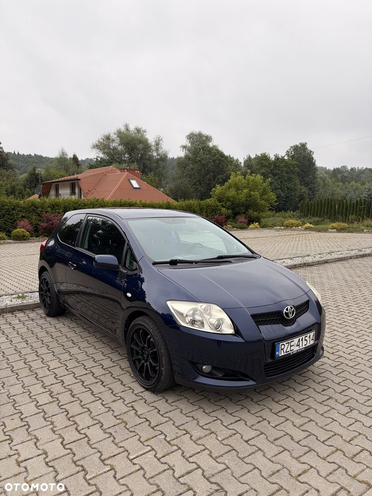 Toyota Auris - 1