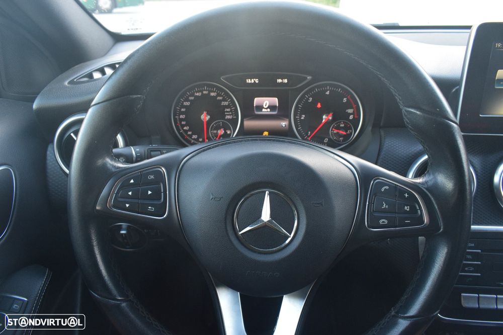 Mercedes-Benz A 180 d Urban - 11