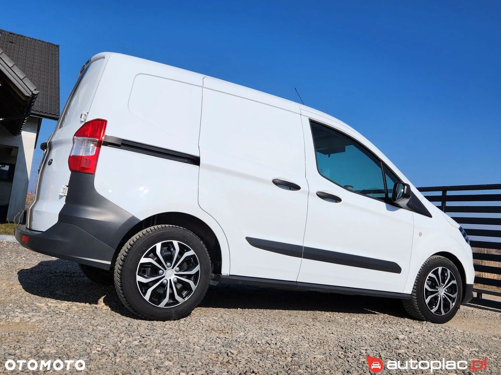 Ford Transit courier - 24