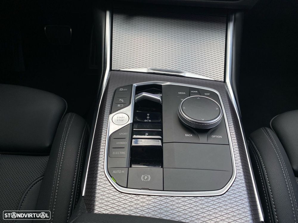 BMW 330 e Pack Desportivo M Auto - 14