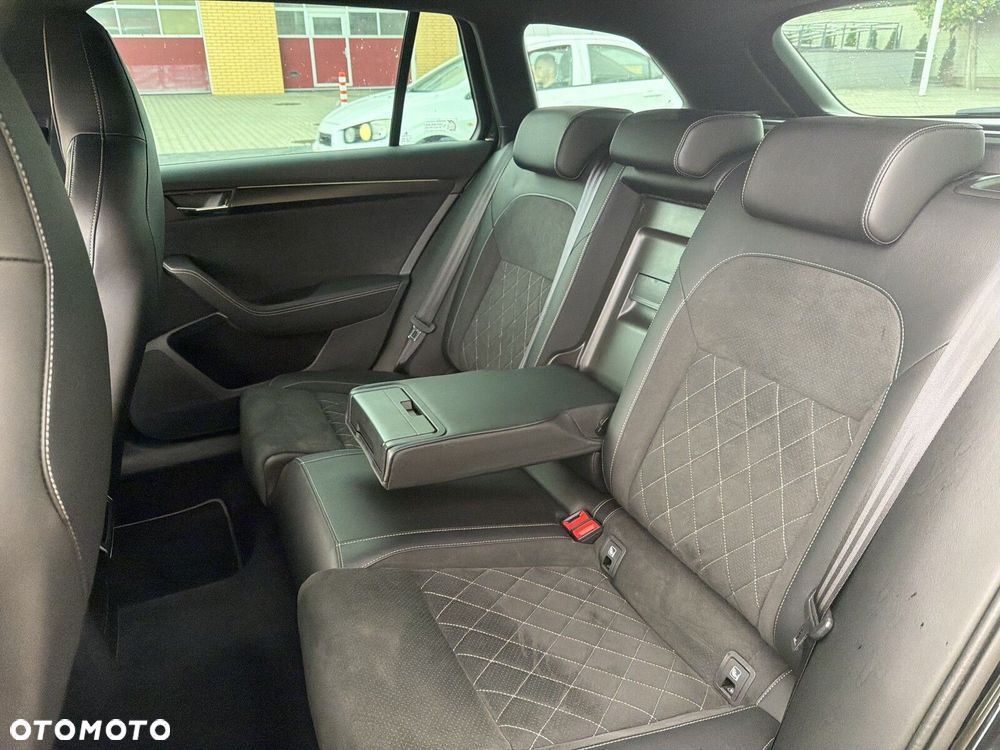 Skoda Superb 2.0 TDI SCR 4x4 Sportline DSG - 25