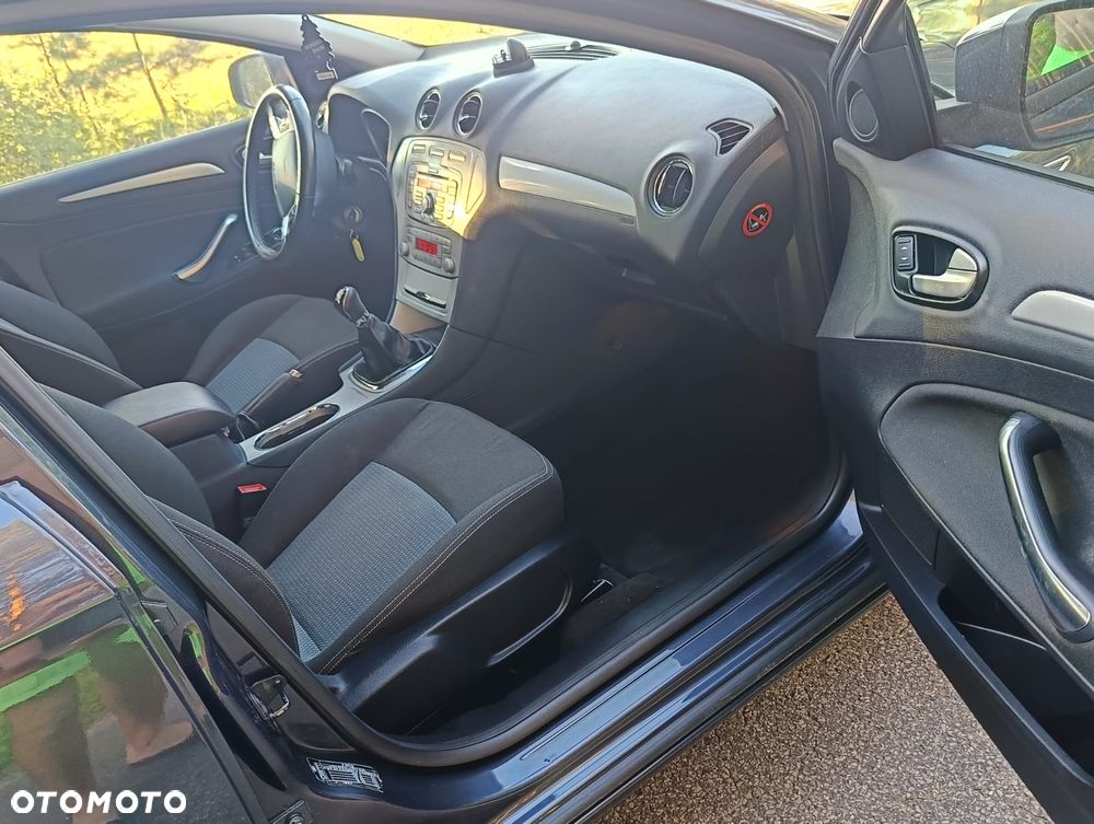 Ford Mondeo 2.0 Ambiente - 20