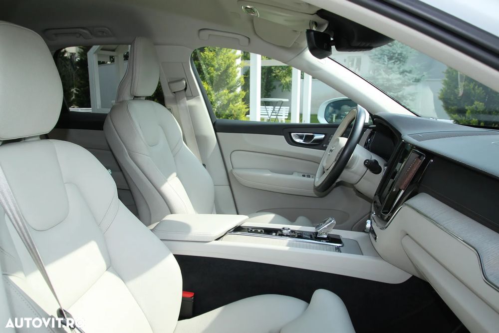 VOLVO XC60 2021 — imagine 17