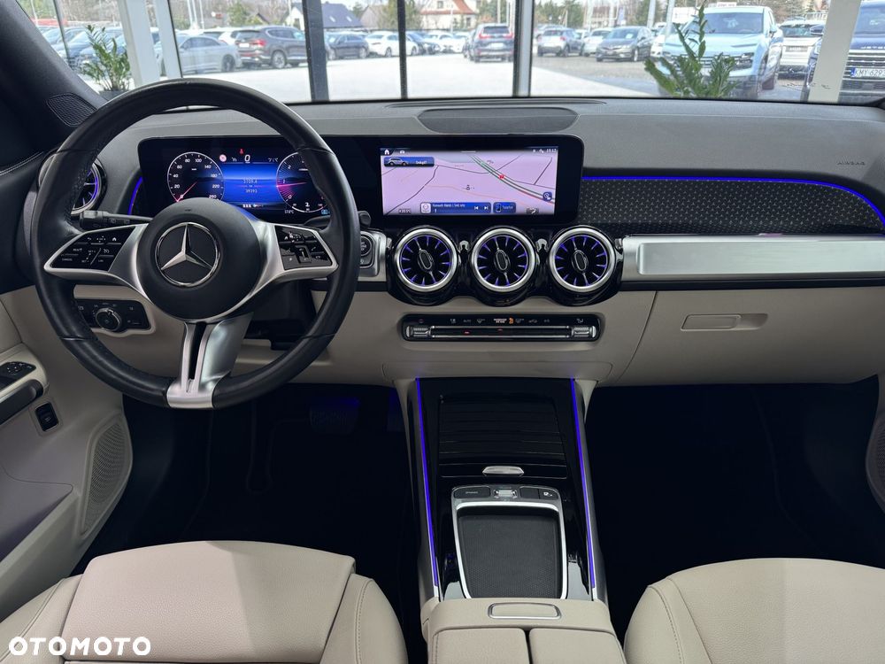 Mercedes-Benz GLB - 14