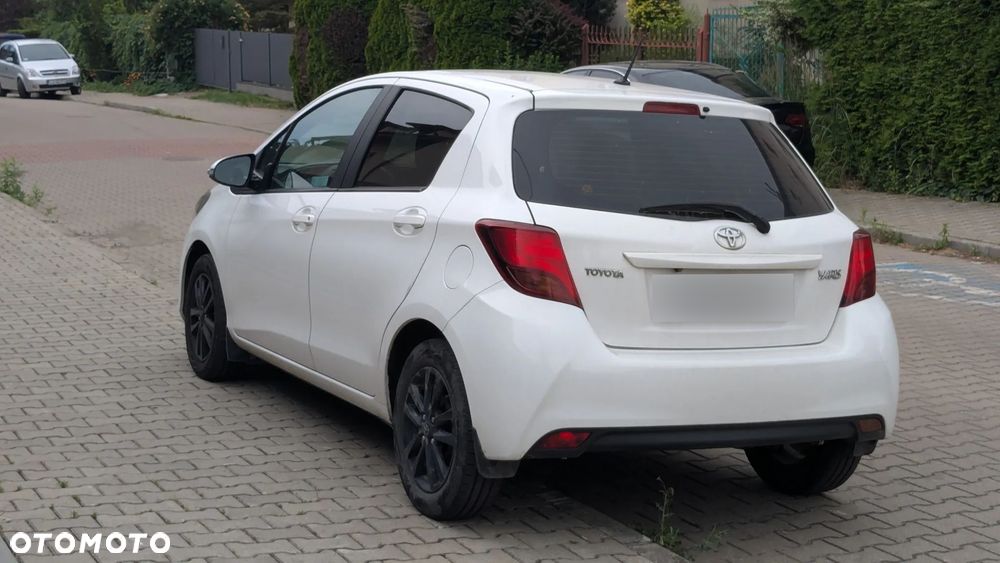 Toyota Yaris 1.33 Premium - 6