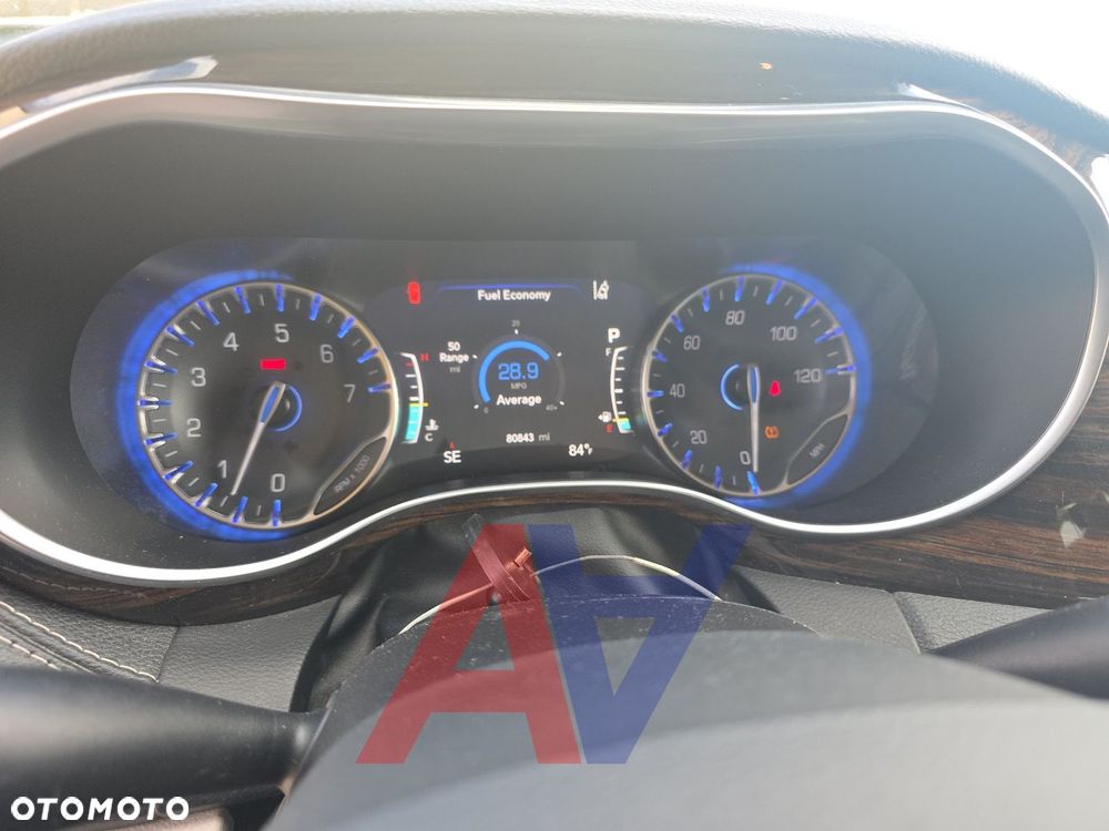 Chrysler Pacifica - 8