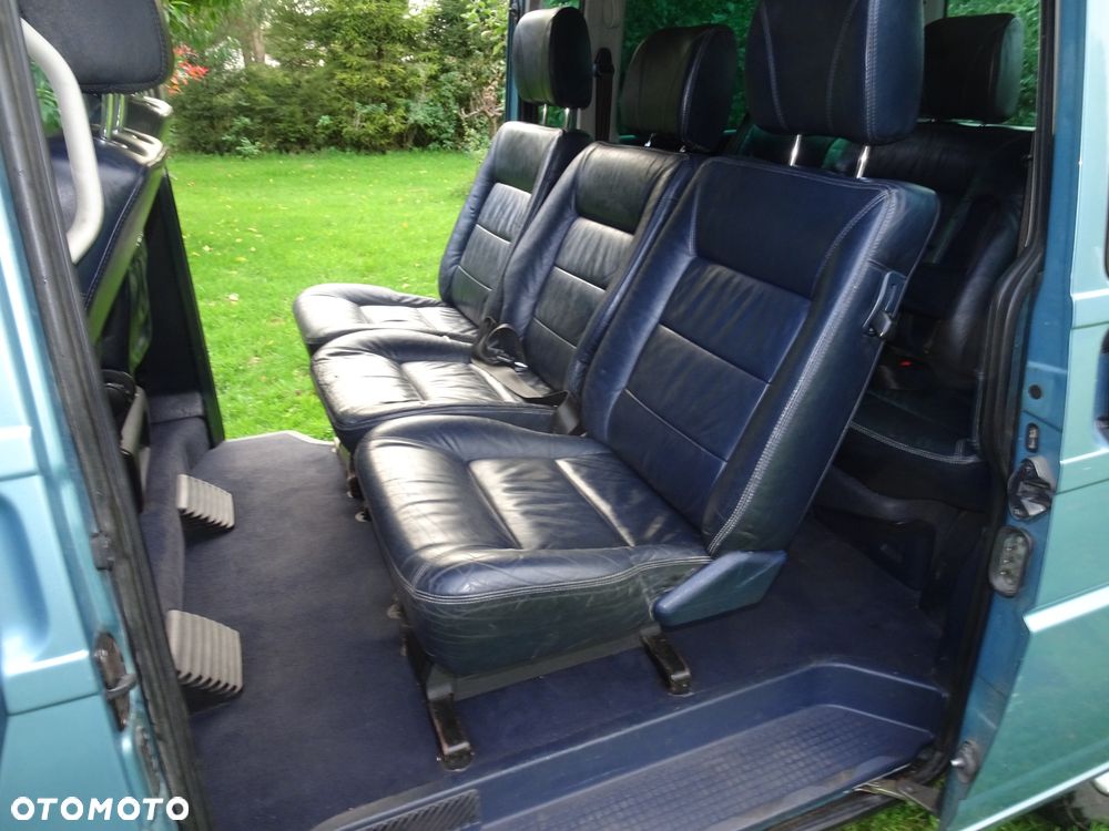 Volkswagen Caravelle - 5