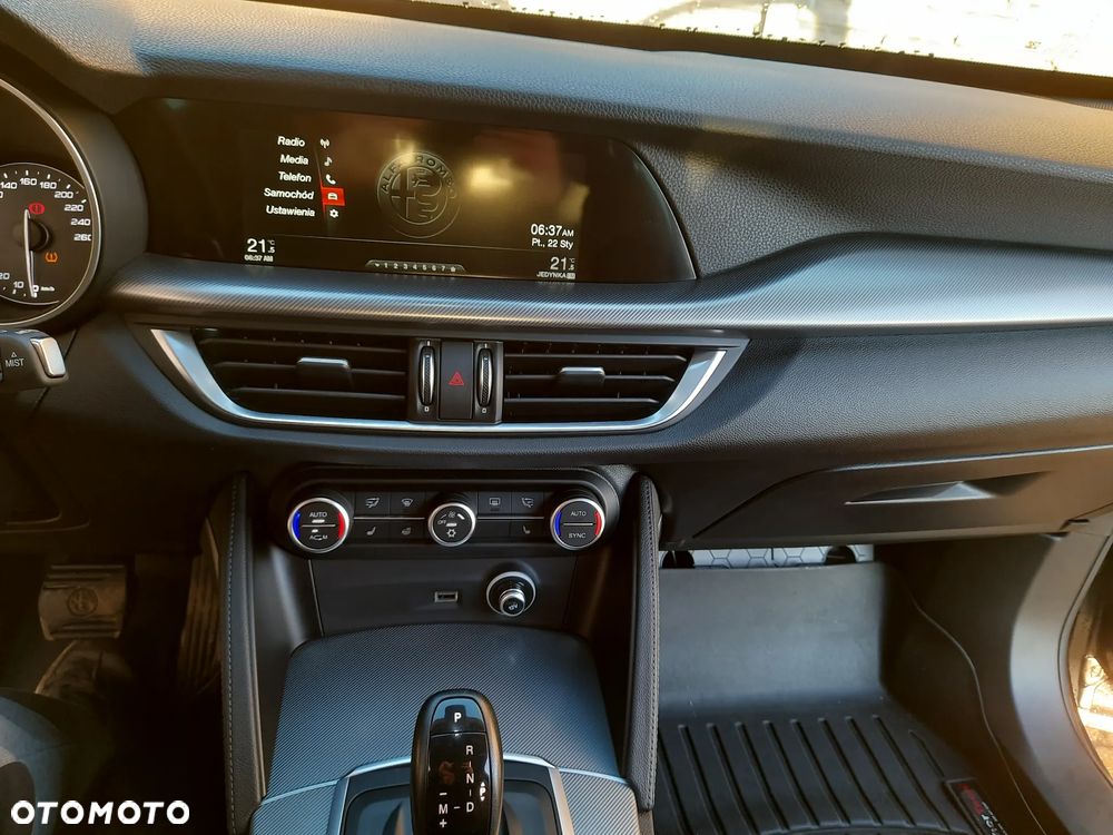 Alfa Romeo Stelvio - 25