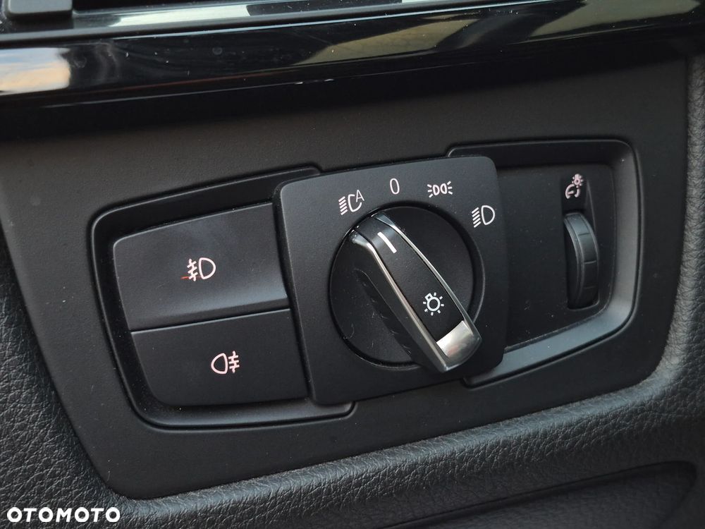 BMW Seria 3 320d - 23