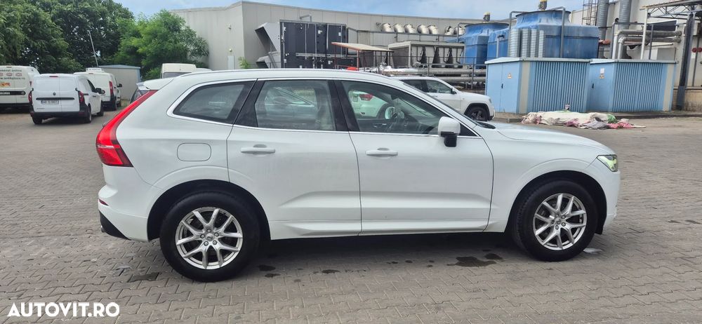 Volvo XC 60 B4 MHEV AWD Momentum - 5