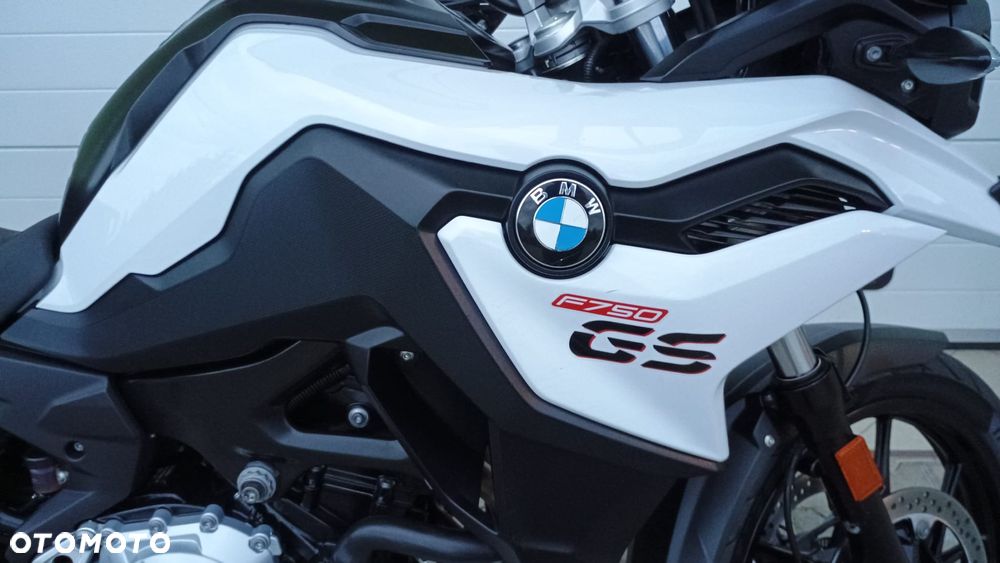 BMW F - 27