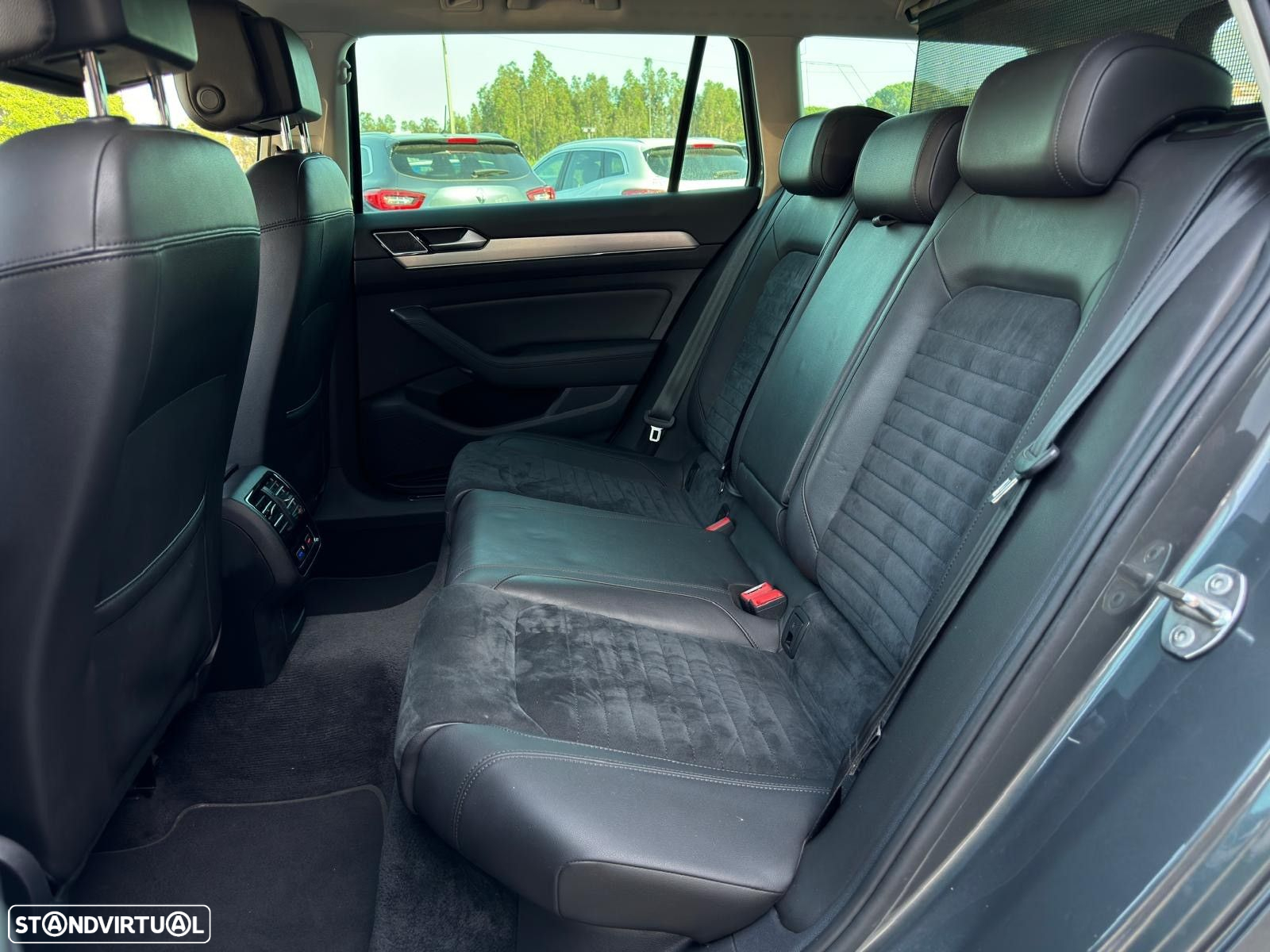 VW Passat Variant 2.0 TDi Highline - 13
