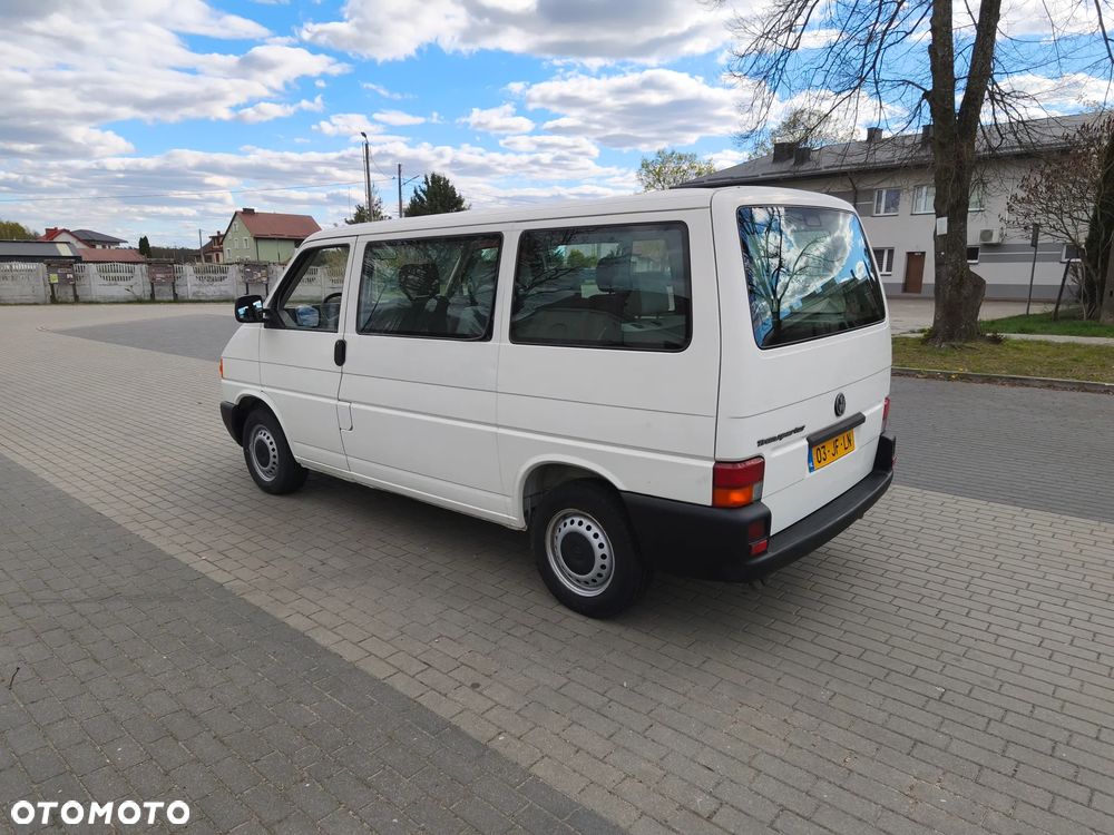 Volkswagen Transporter - 4