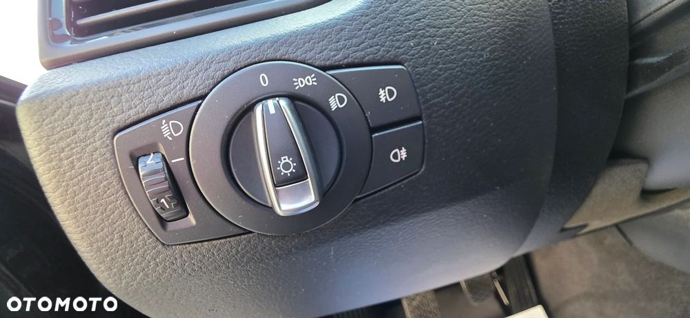 BMW X1 sDrive18d Sport Line - 36