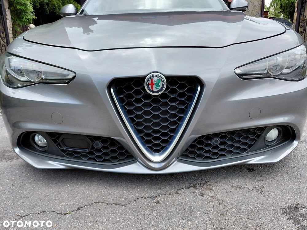 Alfa Romeo Giulia 2.2 AT8 Executive - 12