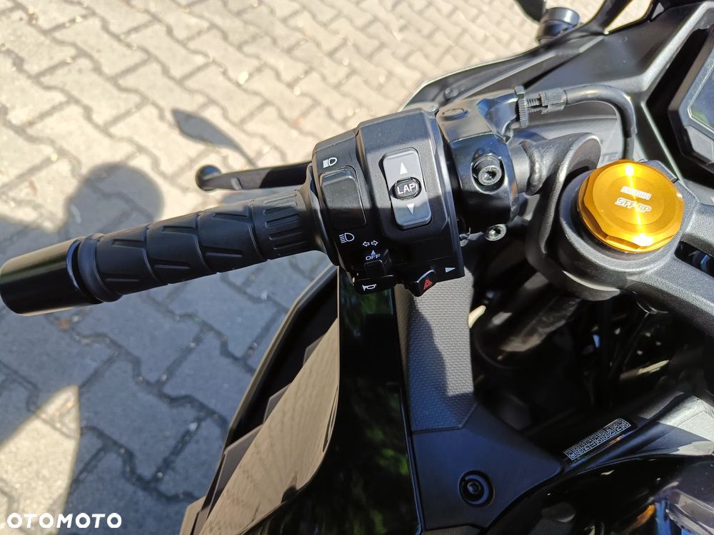 Kawasaki ZX - 9