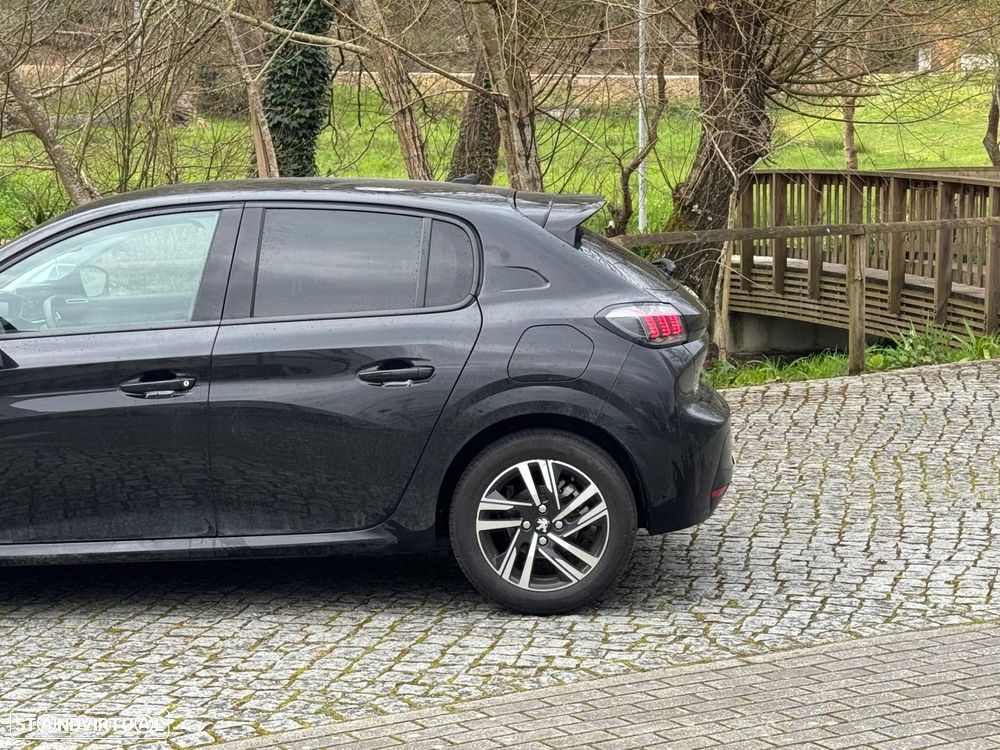 Peugeot 208 1.2 PureTech Allure EAT8 - 11