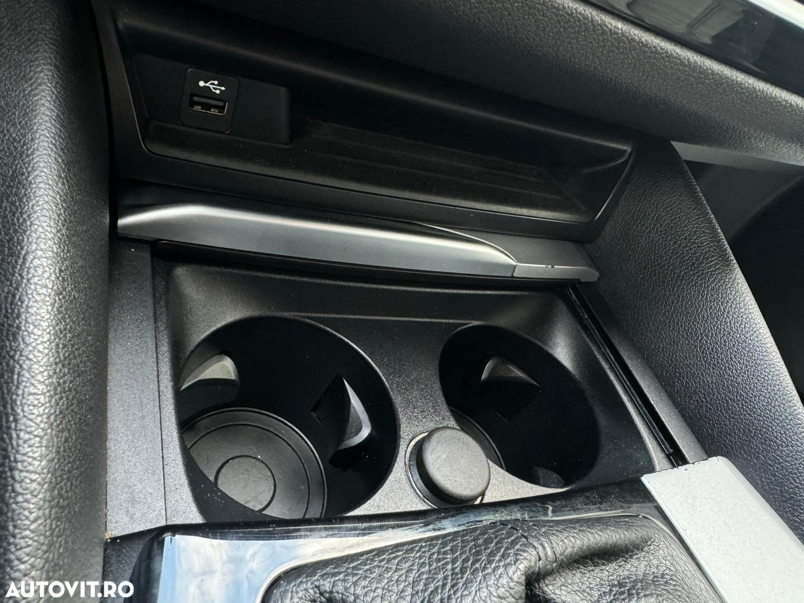 BMW Seria 5 520d Sport Line - 26
