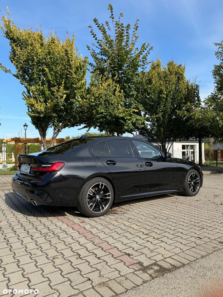 BMW Seria 3 320d xDrive M Sport - 17