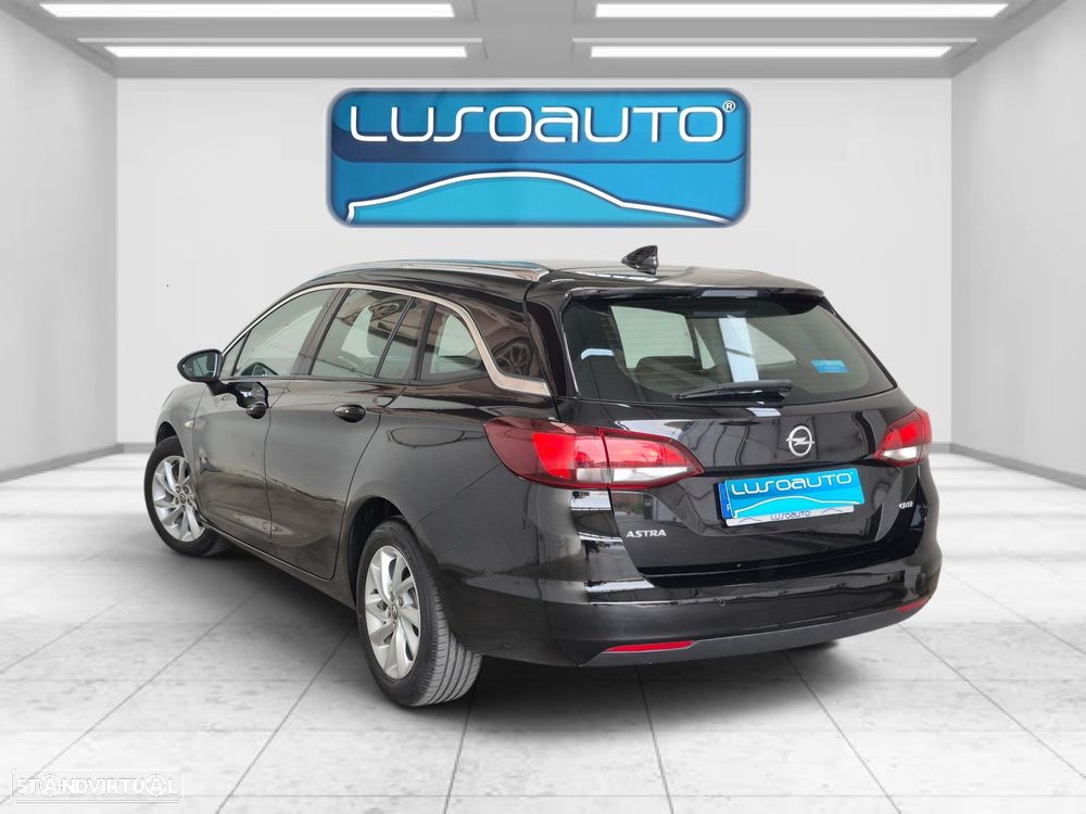 Opel Astra Sports Tourer - 8