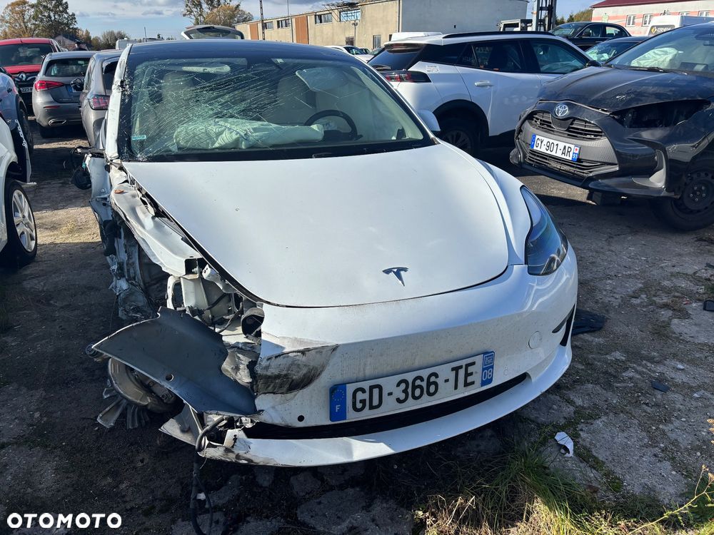 Tesla Model 3 Performance AWD - 3