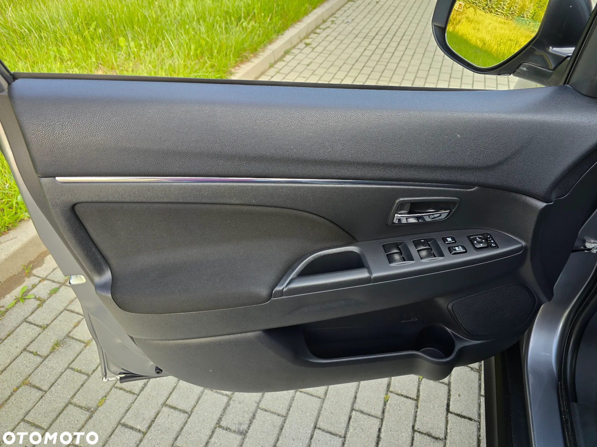 Mitsubishi ASX 1.6 2WD Diamant Edition - 16