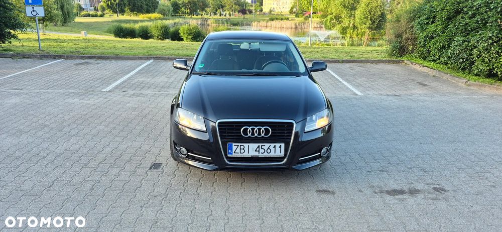 Audi A3 Sportback 1.6 TDI DPF Ambiente - 2