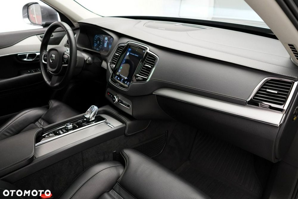 Volvo XC 90 - 24