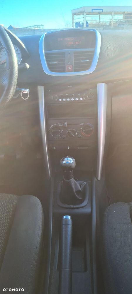 Peugeot 207 - 12