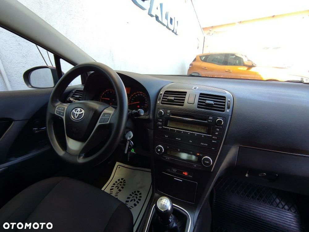 Toyota Avensis - 11