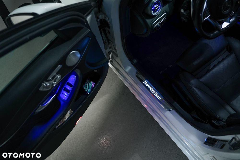 Mercedes-Benz Klasa C 300 T 7G-TRONIC AMG Line - 19