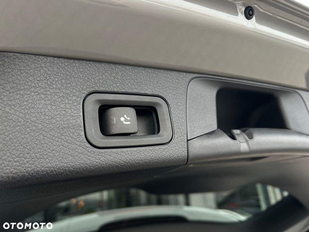 Mercedes-Benz GLB - 23