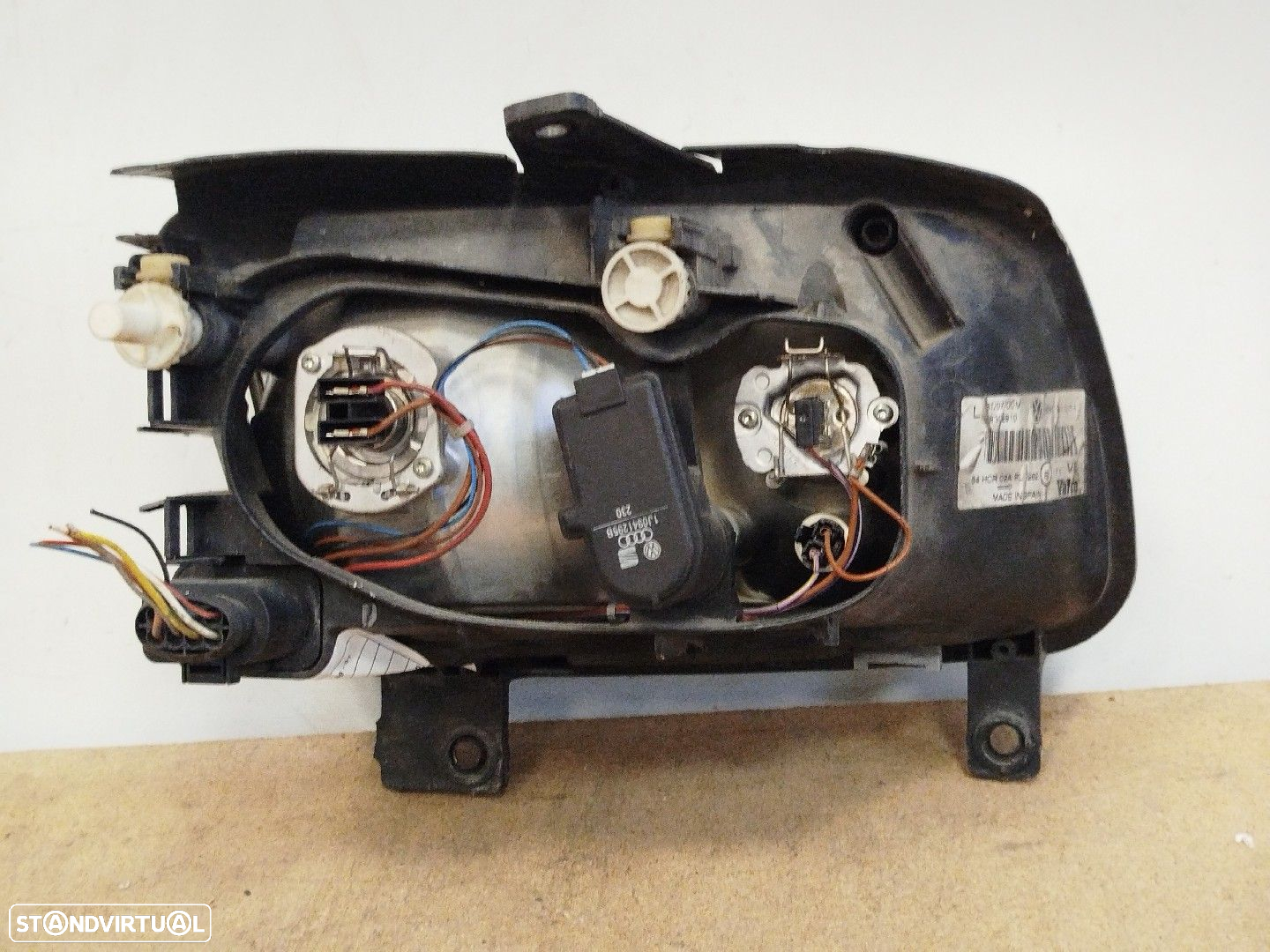 Farol/ Otica Dianteiro Esq Volkswagen Polo (6N2) - 2