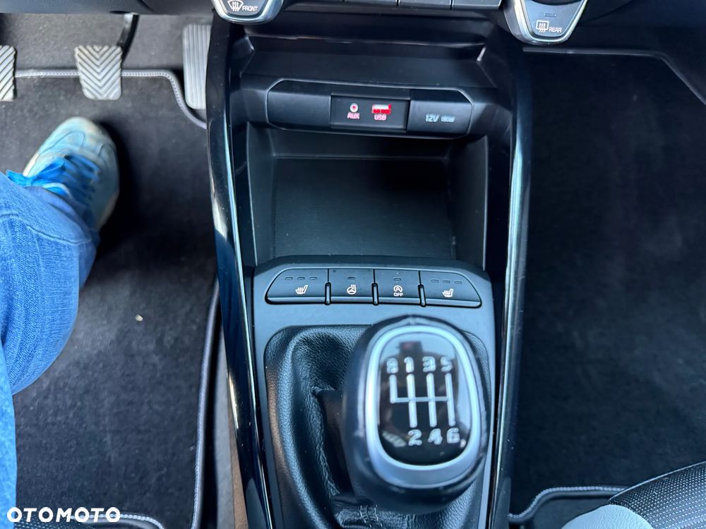 Kia Stonic 1.6 CRDi Platinum Edition - 25