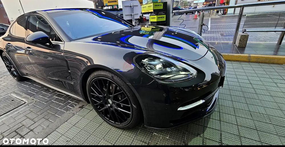 Porsche Panamera - 4