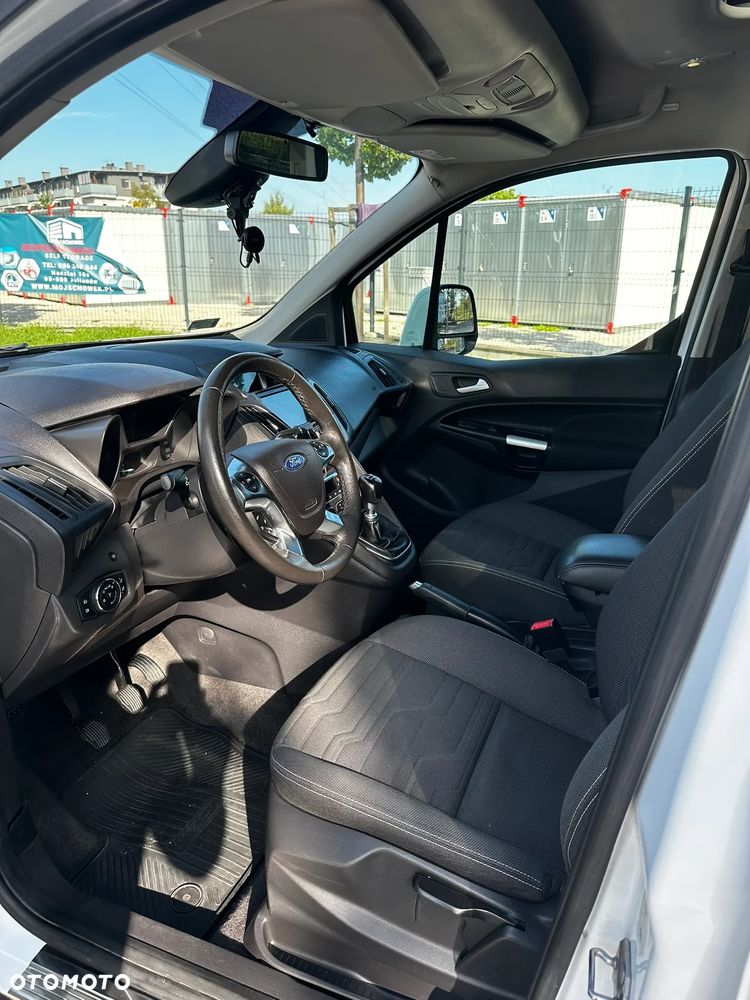Ford Tourneo Connect 1.5 TDCi Titanium - 6