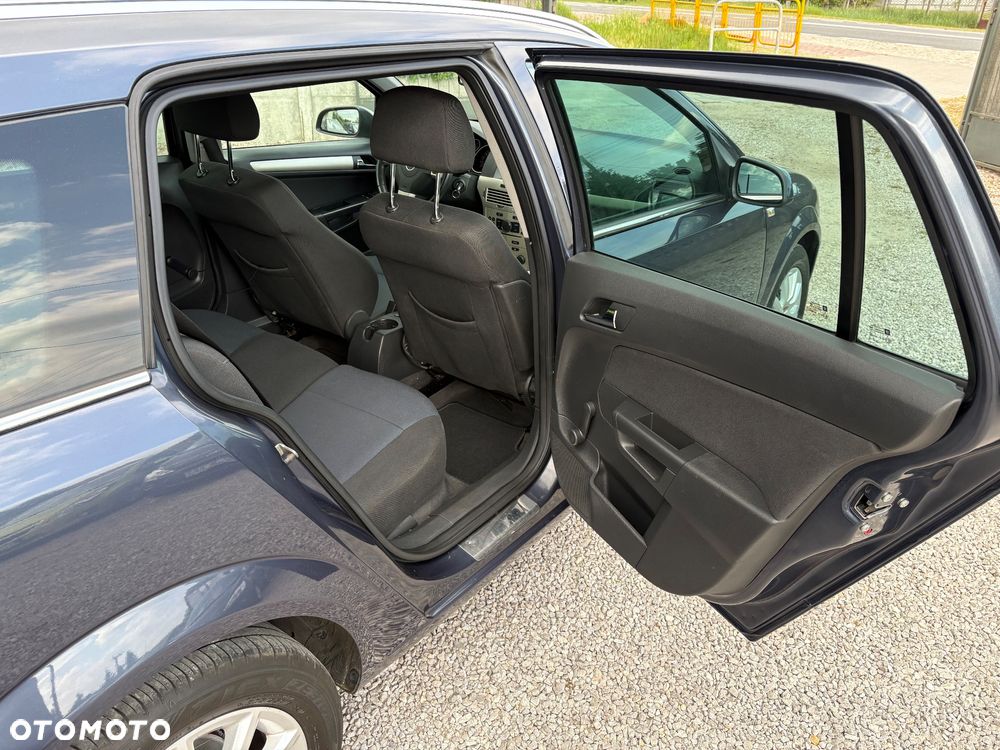 Opel Astra 1.6 Design Edition - 31