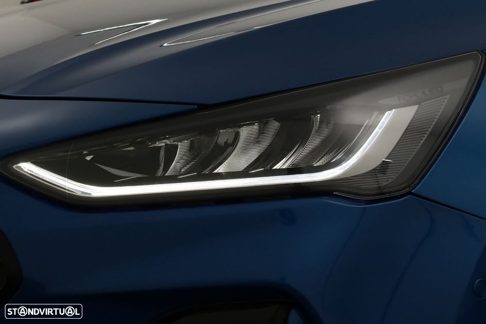 Ford Focus 1.0 EcoBoost MHEV ST-Line X - 6