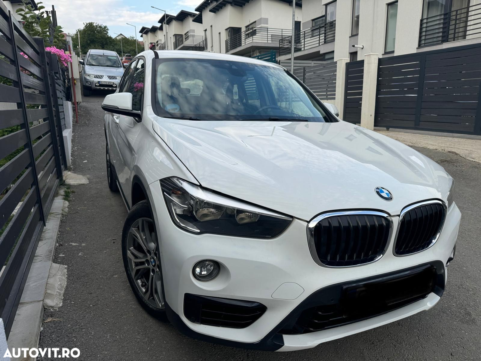 BMW X1 xDrive20d Aut. Sport Line - 4