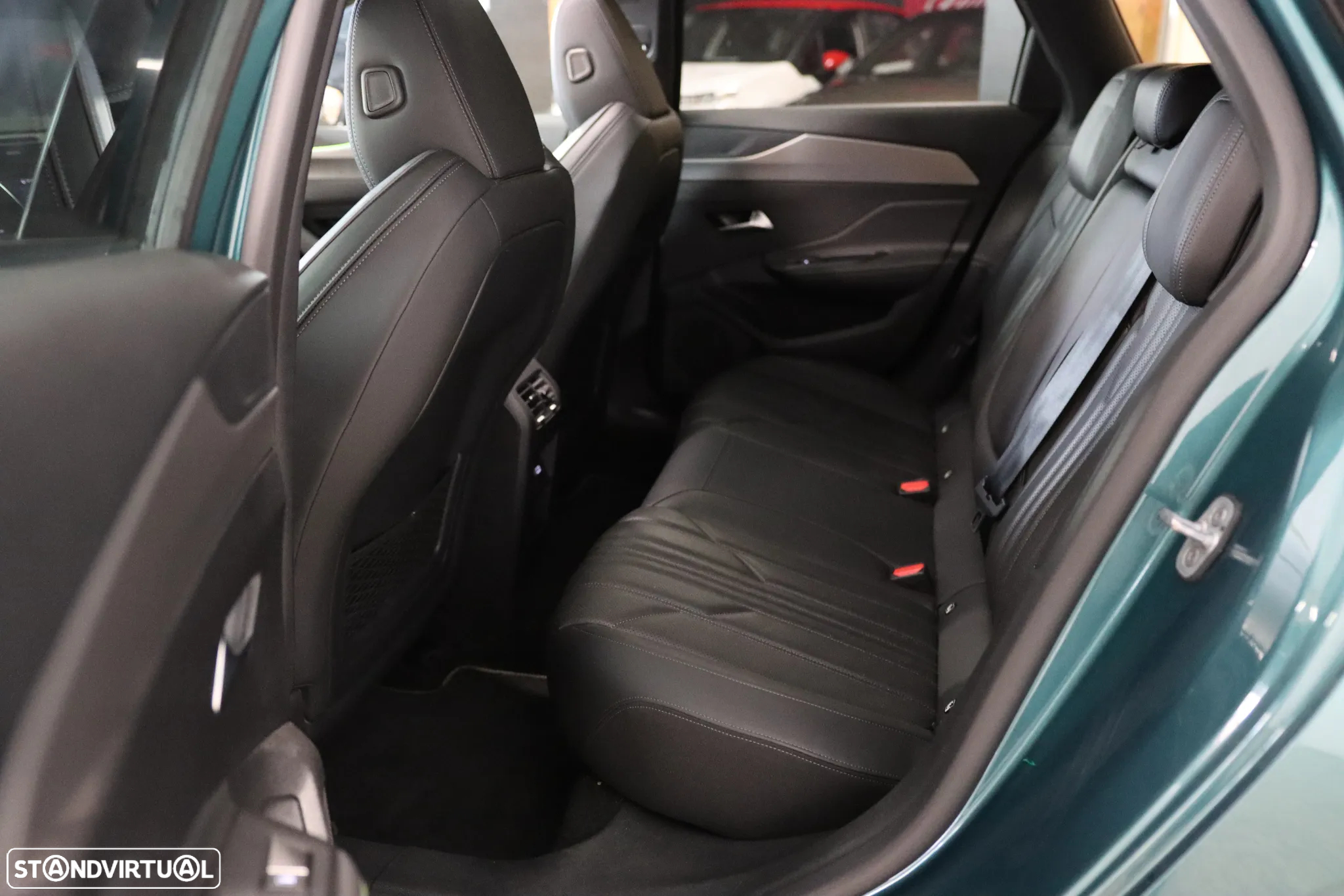 Peugeot 308 SW BlueHDi 130 EAT8 GT - 32