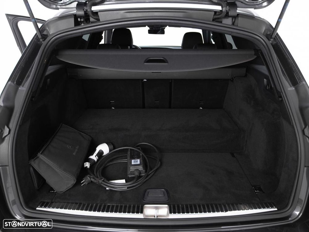 Mercedes-Benz E 300 de AMG Line - 13