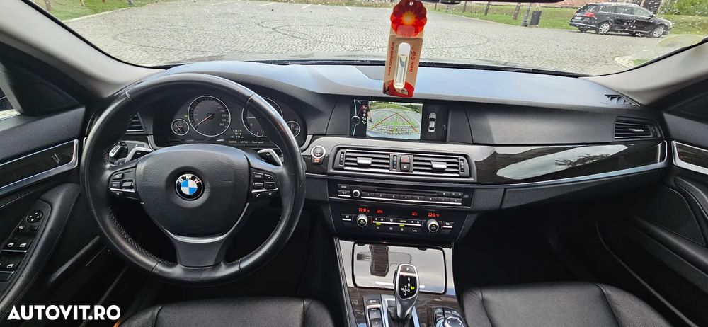 BMW Seria 5 525d xDrive AT - 12