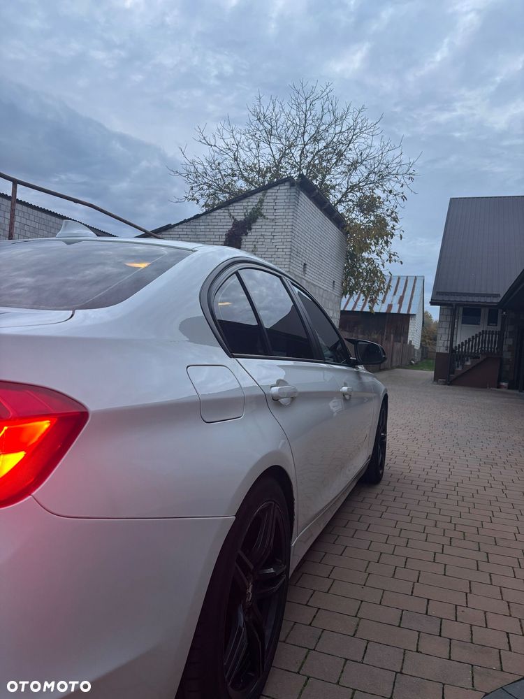 BMW Seria 3 320d - 8