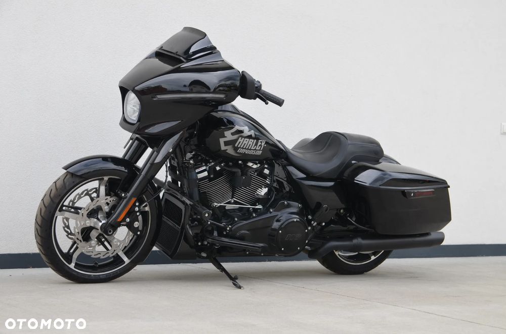 Harley-Davidson Touring Street Glide - 2