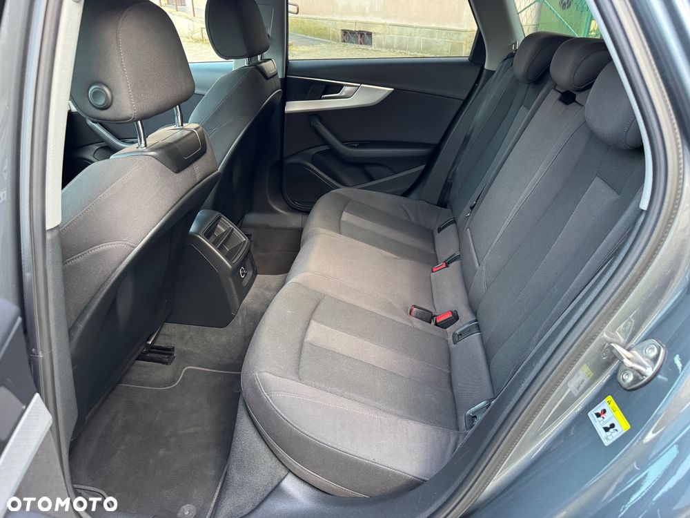 Audi A4 Avant 2.0 TDI S tronic - 23