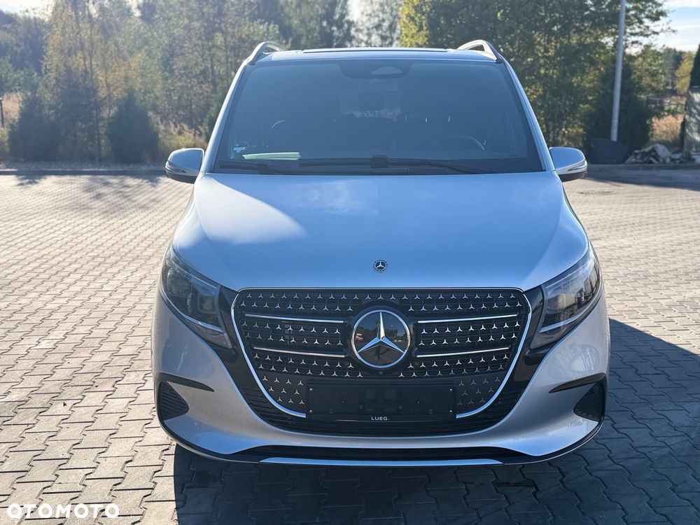 Mercedes-Benz Klasa V 250 d extralang 4Matic 9G-TRONIC Avantgarde - 8