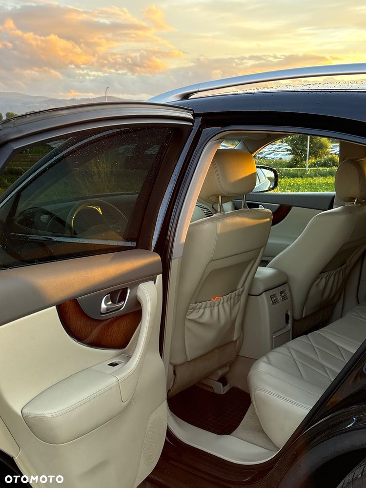 Infiniti FX FX30d S - 15