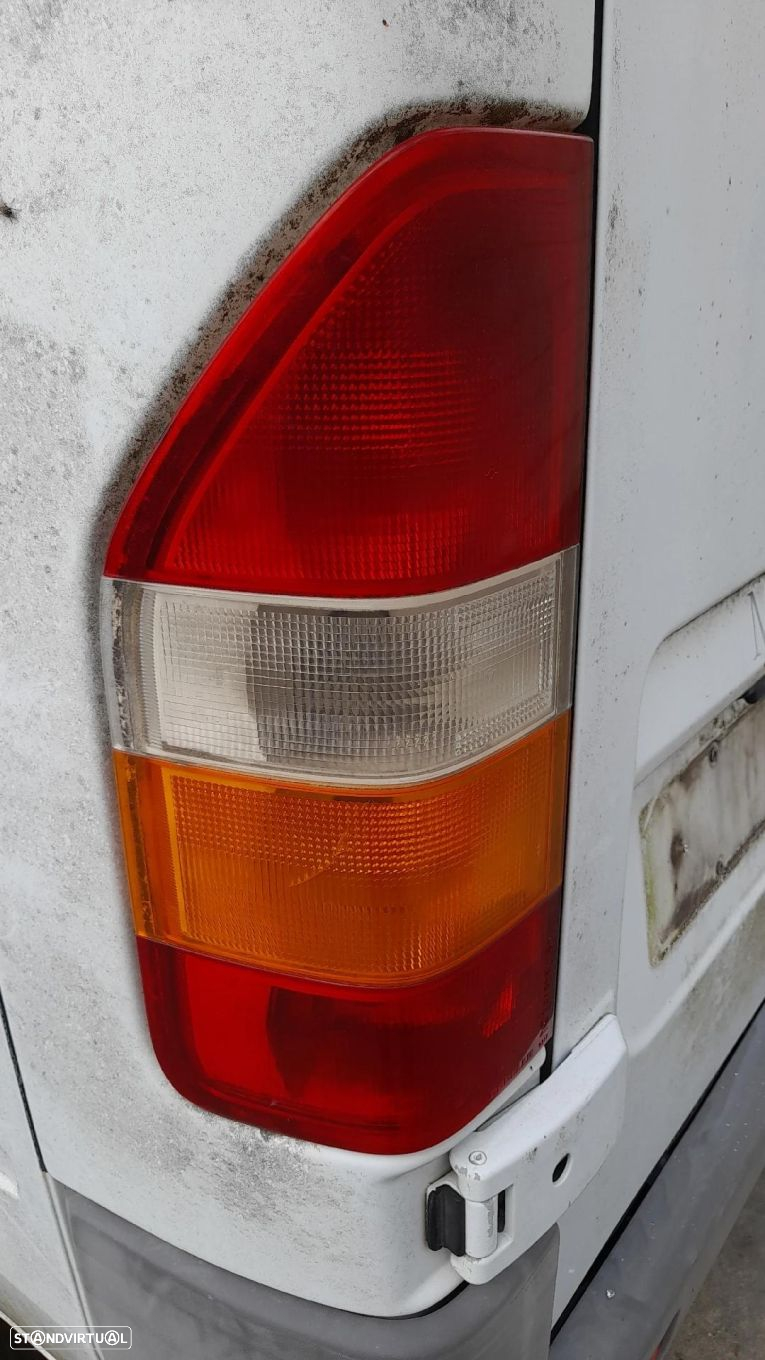 Farolim esquerdo MERCEDES-BENZ Sprinter 2-t Combi (901, 902) - 2
